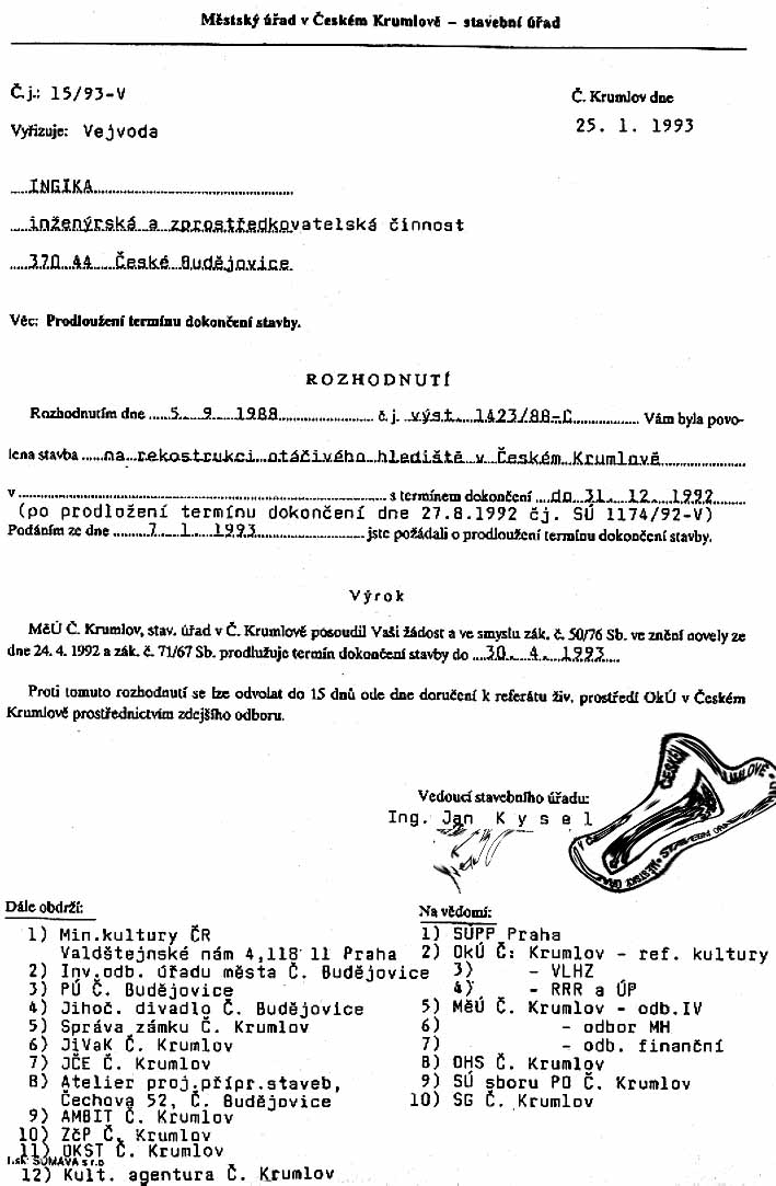 Rozhodnutí MÚ Č. Krumlov o povolení stavby rekostrukce otáčivého hlediště do 30.4.1993, list 1