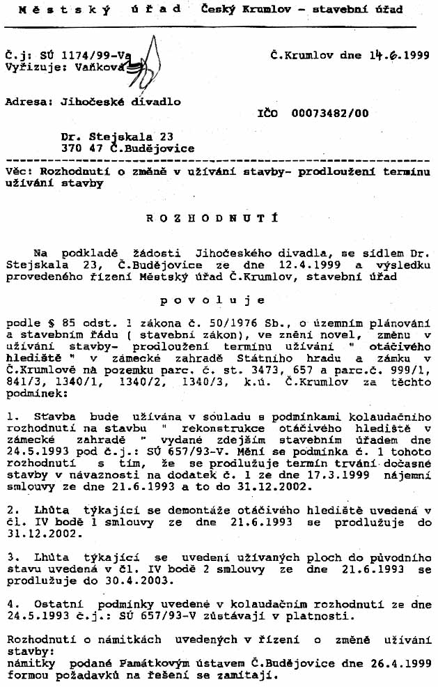 Povolení MÚ Č.Krumlov o prodloužení užívání otáčivého hlediště do 31.12.2002, list 1